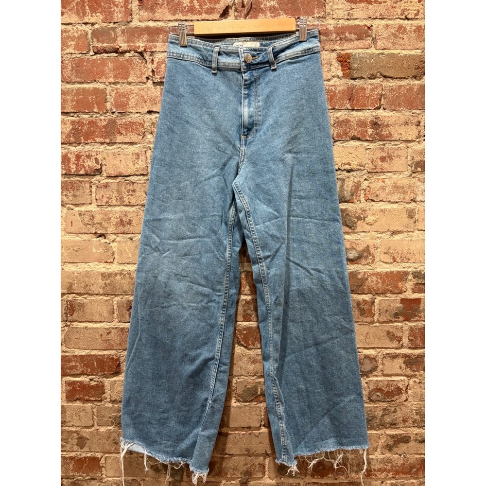 Zara High Waisted Wide Leg Light Wash Raw Hem Jeans Size 6 - Picture 2 of 5